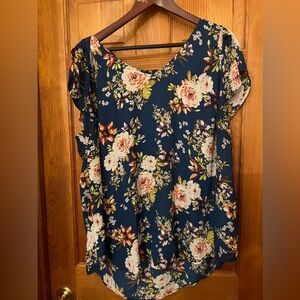 Torrid Floral Short Sleeve Blouse Size 3
